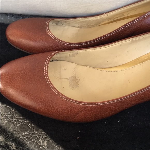 RALPH LAUREN | Brown Leather Gold Detail Heels - Picture 8 of 8